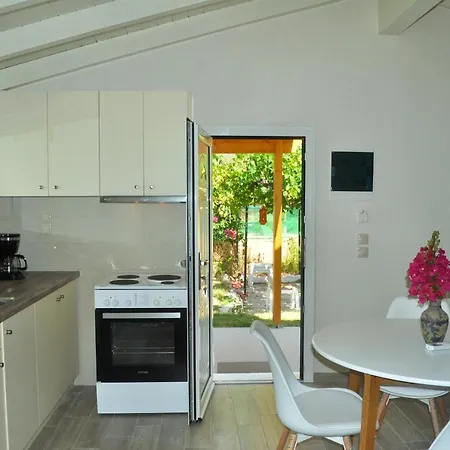 Beachfront House “yannis” On Agios Gordios In Corfu