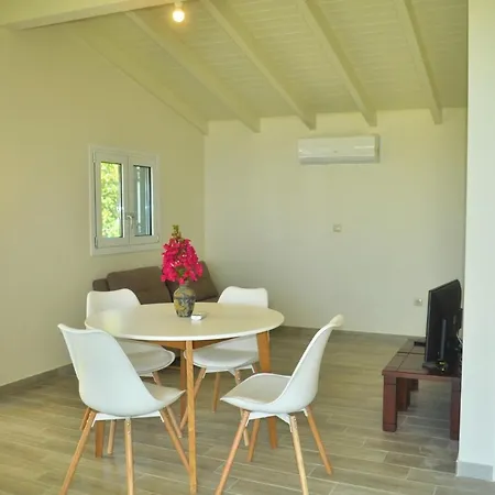 Feriehus Beachfront House Yannis On Agios Gordios In Corfu