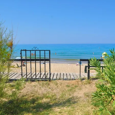 Feriehus Beachfront House Yannis On Agios Gordios In Corfu